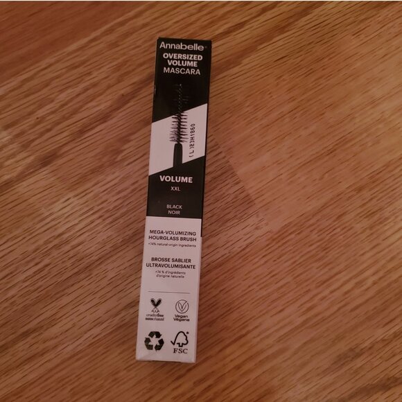 Annabelle Oversized Mascara - Picture 2 of 3